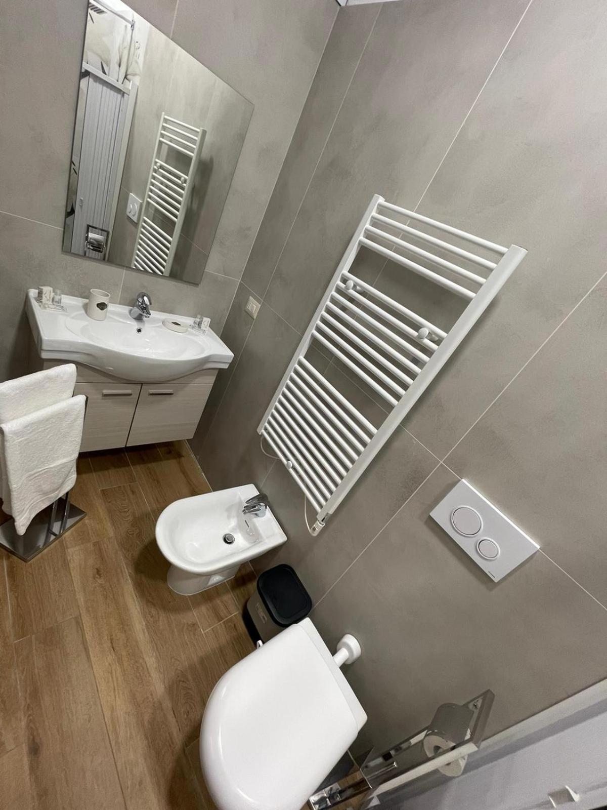 Relax Apartment 39 Crotone Ngoại thất bức ảnh